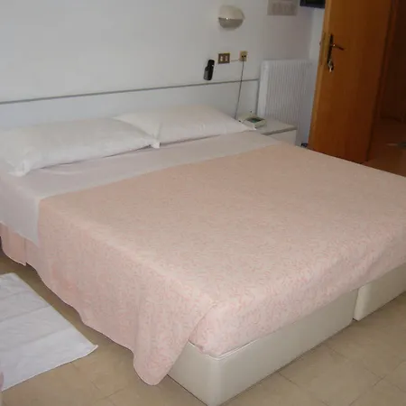 Hotell Carla 3*