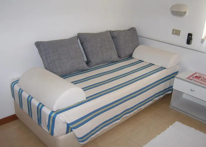 Готель Carla Градо